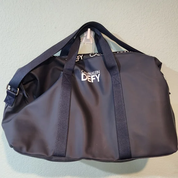 Calvin Klein Defy Duffle Weekender Travel Carry-On Sport Tote Gym Bag Navy Blue - Picture 4 of 8